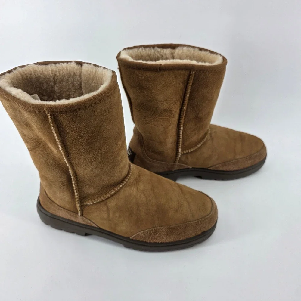 UGG Australia Ultra Short Chestnut Sheepskin Wool Boots Womens 8 Brown 5225